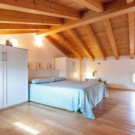 Apartamento Delightful Flat In A Village With Swimming Pool